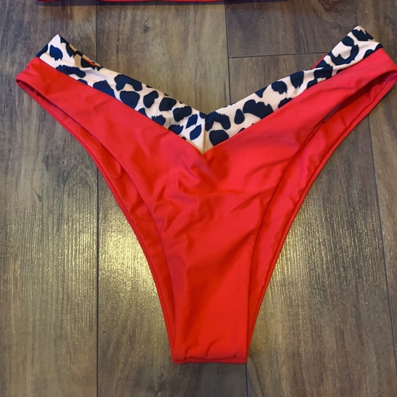 Red Bikini - Picture 3 of 4